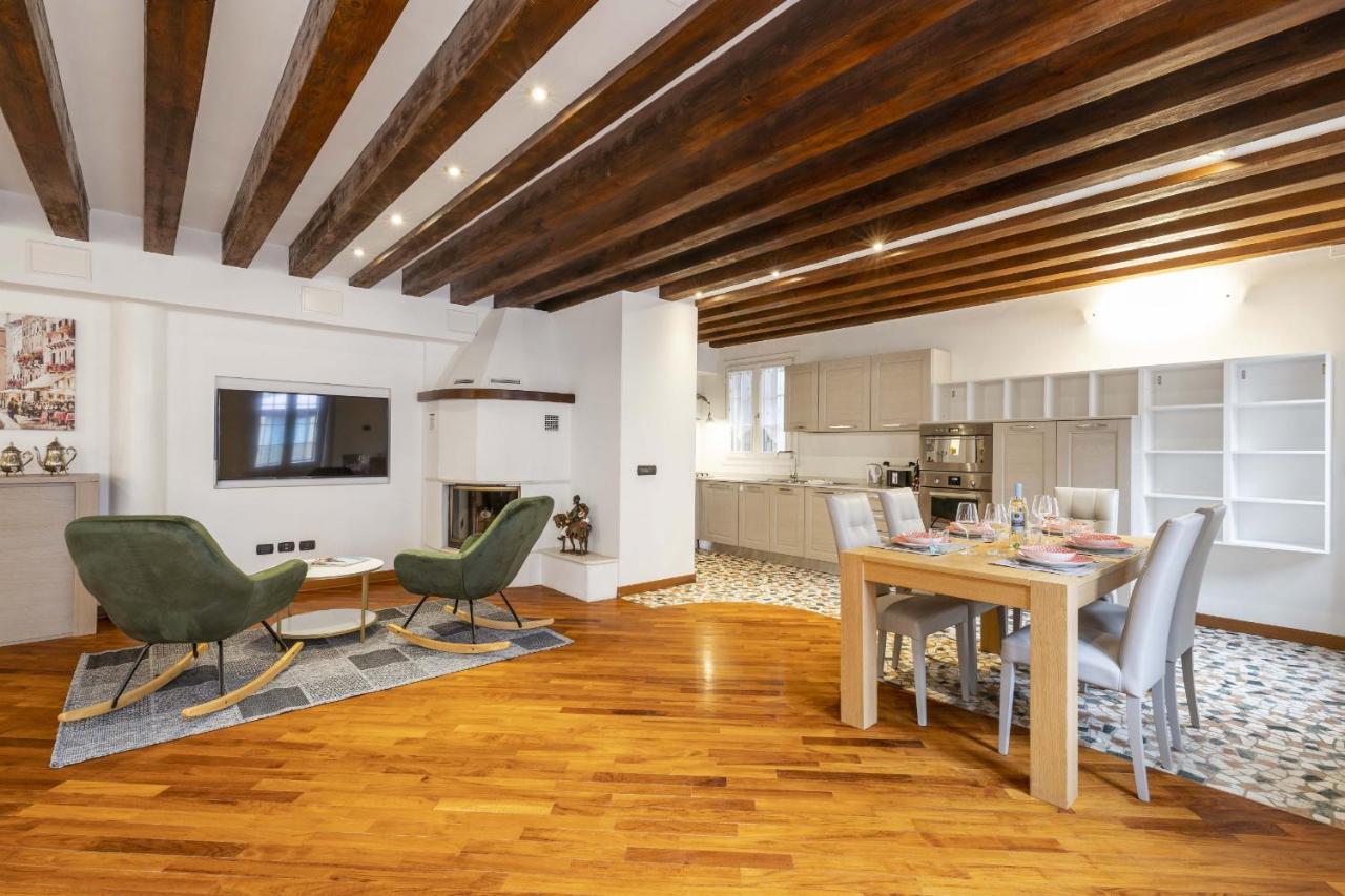 Tolentini Canal View & Terrace By Wonderful Italy 威尼斯 外观 照片